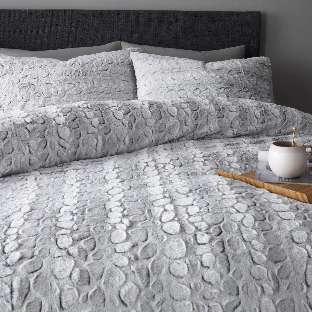 Faux Fur Duvet Cover With Pillow cases double