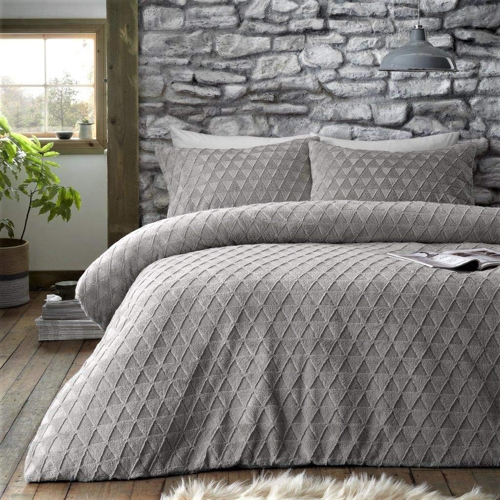Super soft Wool Fill and Triangle Embossed Duvet Cover
