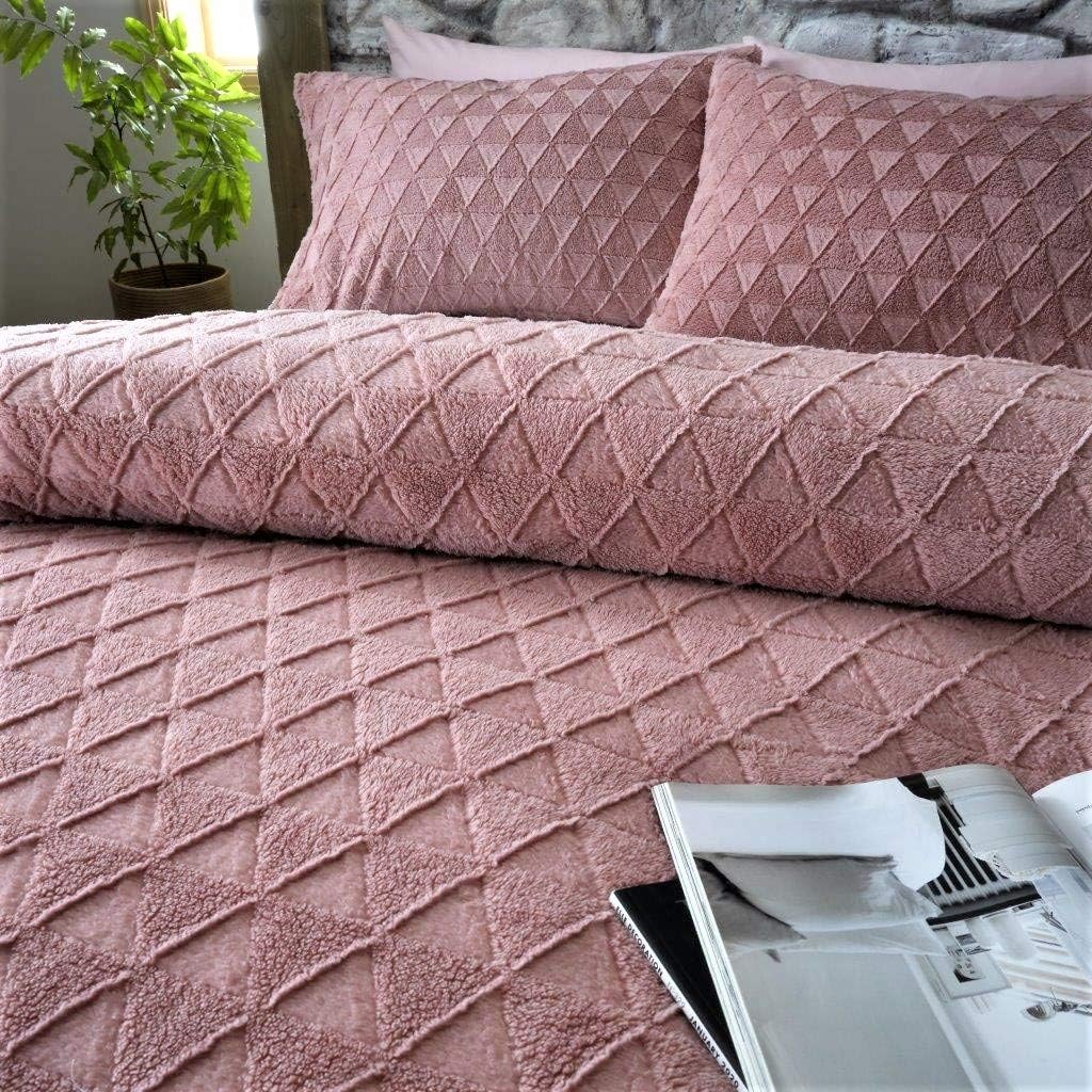 Super soft Wool Fill and Triangle Embossed Duvet Cover